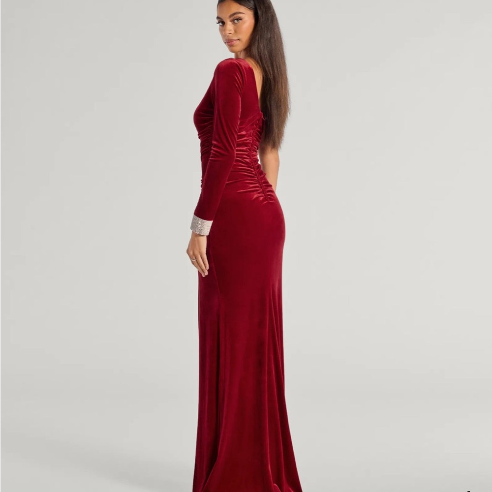 New Lyra Velvet One-Shoulder Rhinestone Cuff Mermaid Dress - Picture 5 of 14